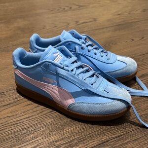 Puma Light Blue and Pink Casual Shoes